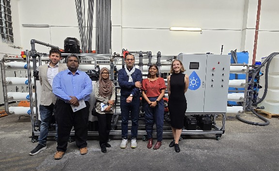 Ambassador Shaan tours production facility of Boreal Light Gmbh in Berlin